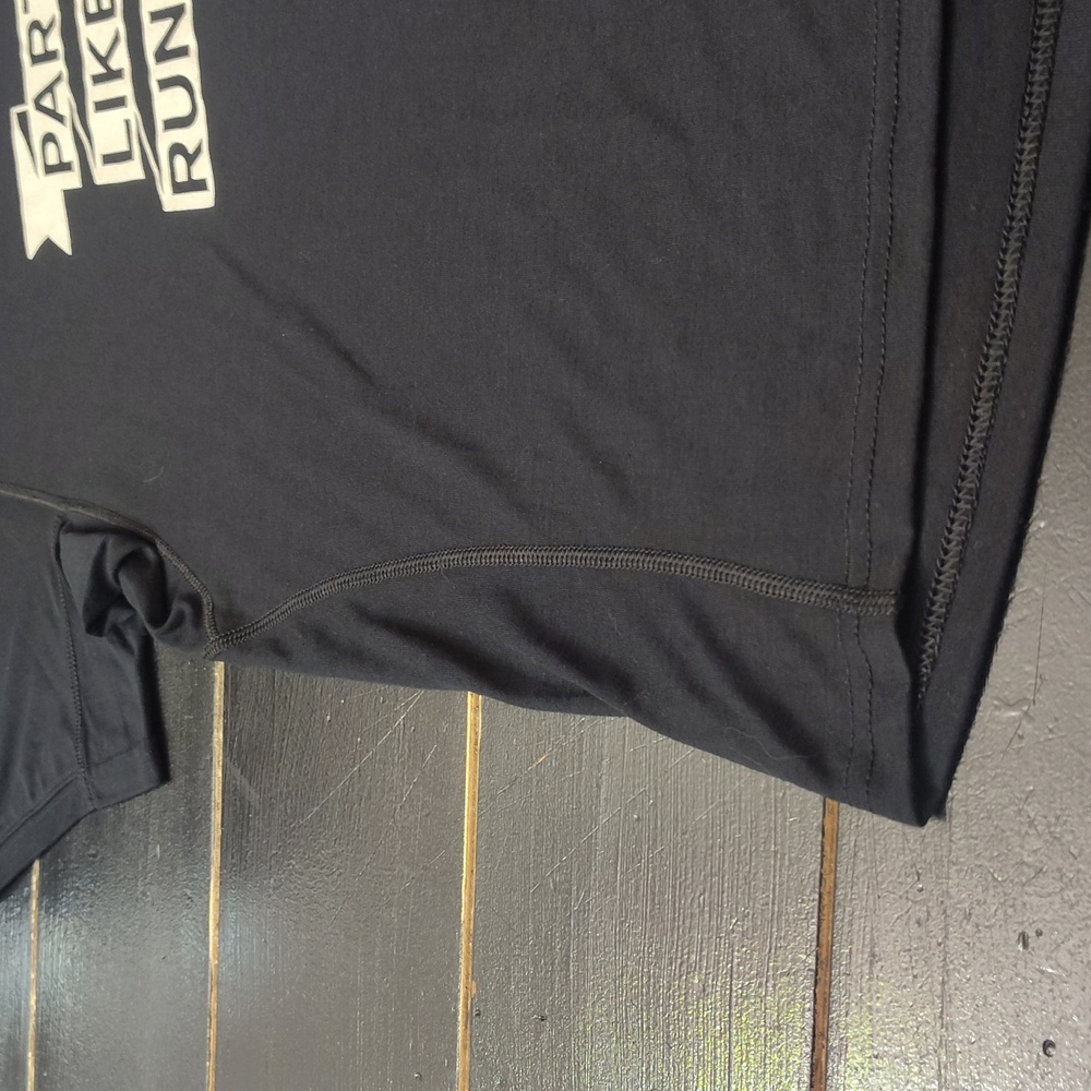 Brooks Black 'Party Like a Runner' UNISEX Distant Short Sleeve Tee - Picture 2 of 16